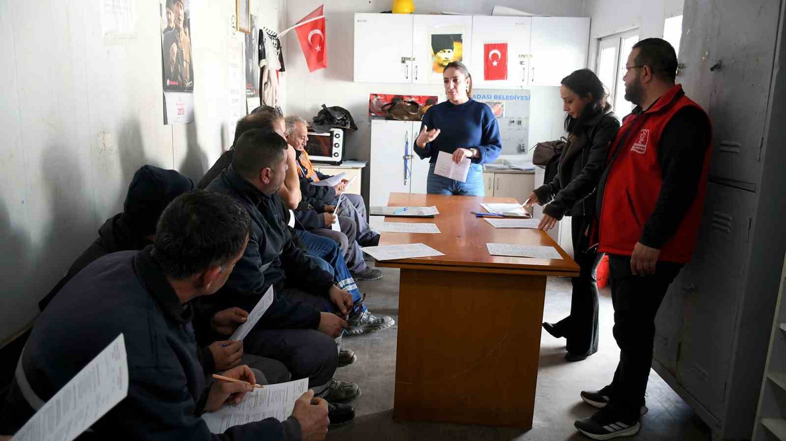 Kuşadası Belediyesi’nden personeline İş Sağlığı ve Güvenliği Eğitimi
