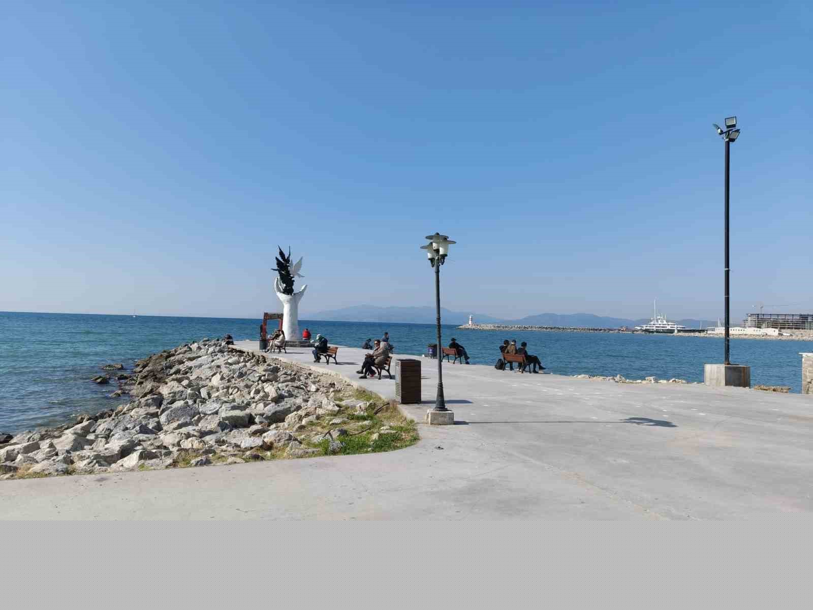 Kuşadası, Mart ayında yazı yaşadı
