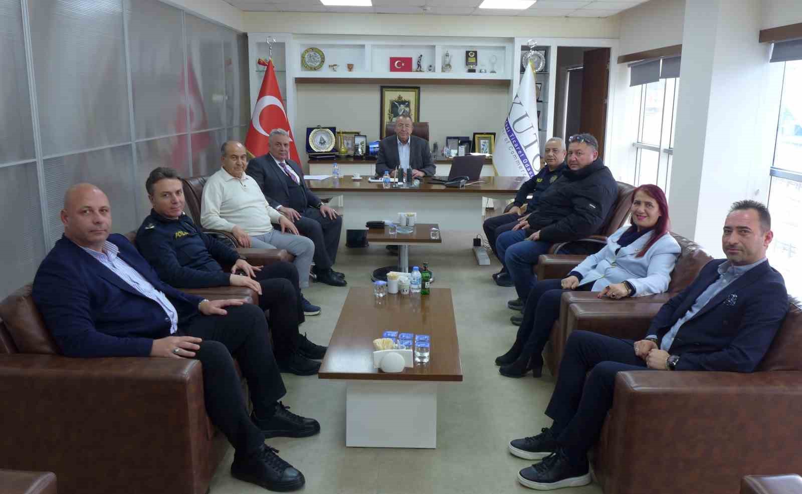 Kuşadası Ticaret Odası, İl Emniyet Müdürlüğü yetkililerini ağırladı
