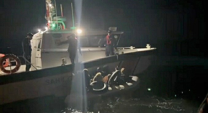 Kuşadası’nda 10 düzensiz göçmen yakalandı
