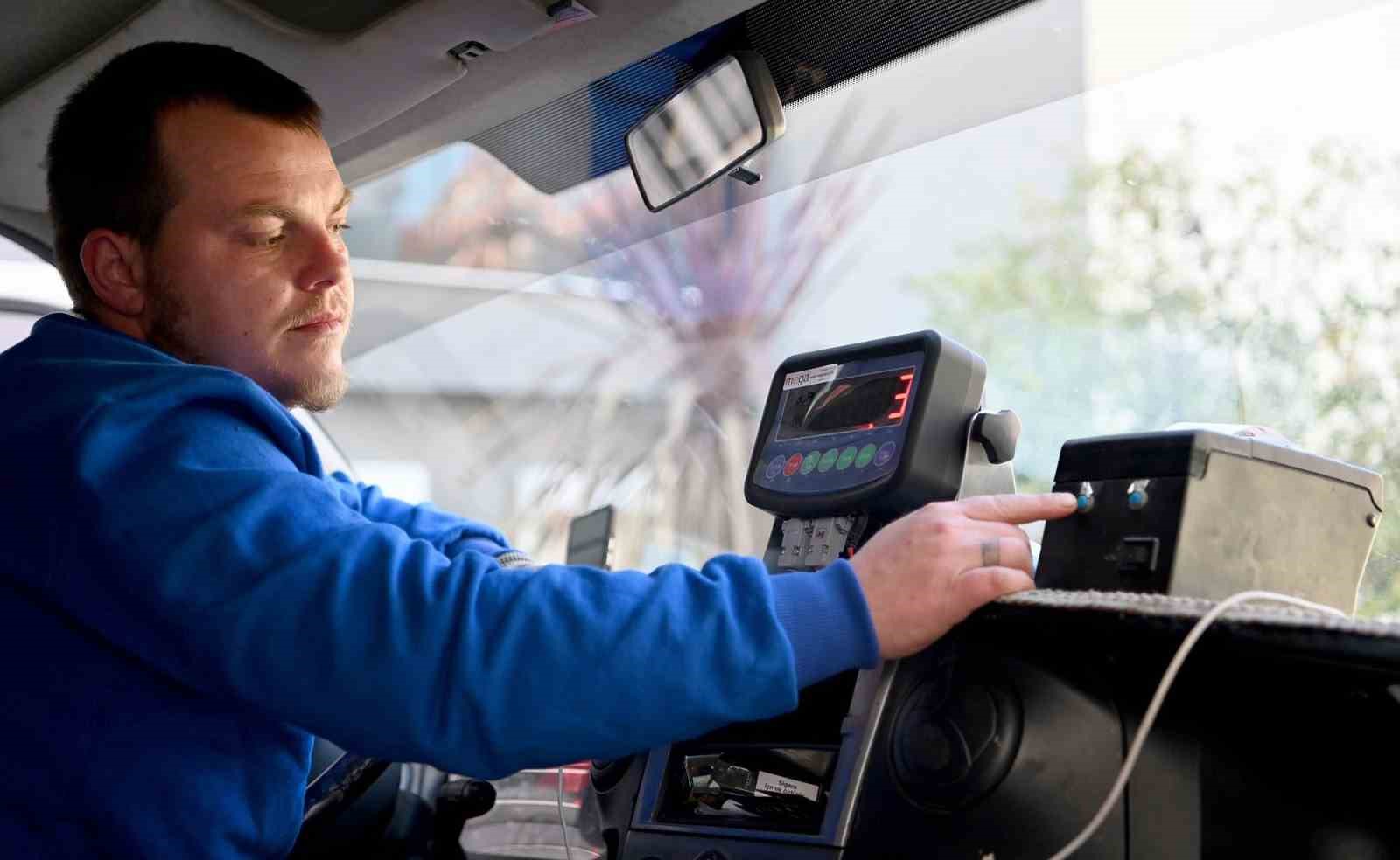 Kuşadası’nda geri dönüştürülebilir atıklar toplandı
Kuşadası’nda geri dönüştürülebilir atıklar toplandı