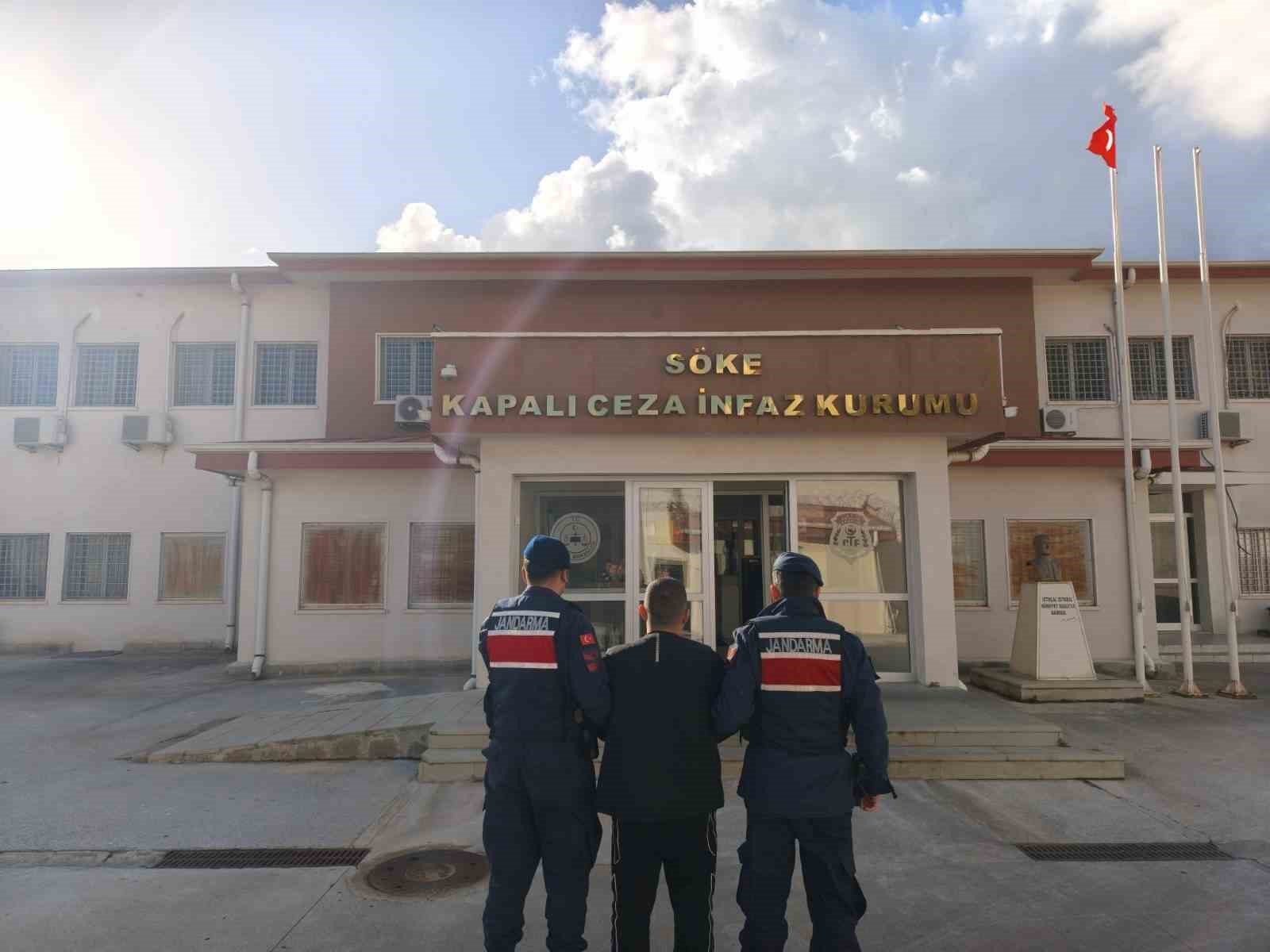 Kuşadası’nda hakkında 8 yıl hapis cezası bulunan şahıs yakalandı
