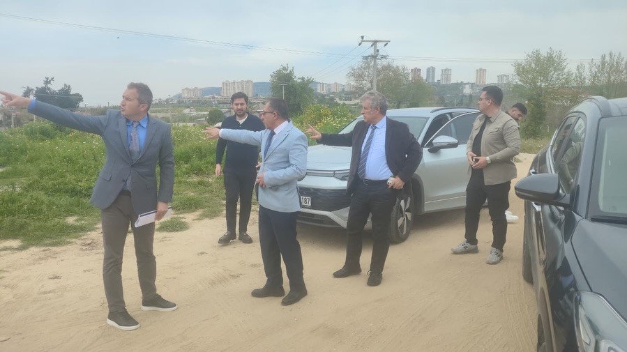 Kuşadası’nda okul alanlarında inceleme gerçekleştirildi
