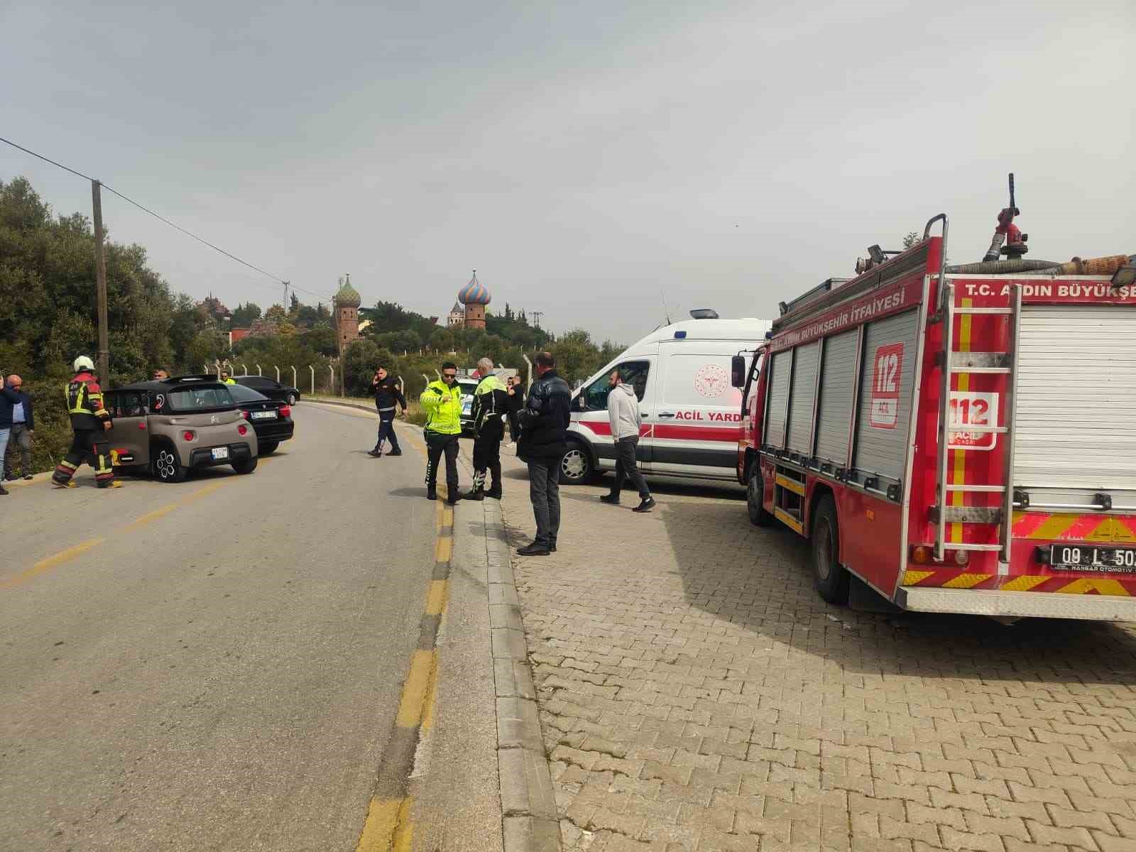 Kuşadası’nda otomobil ile elektrikli araç kafa kafaya çarpıştı: 4 yaralı
