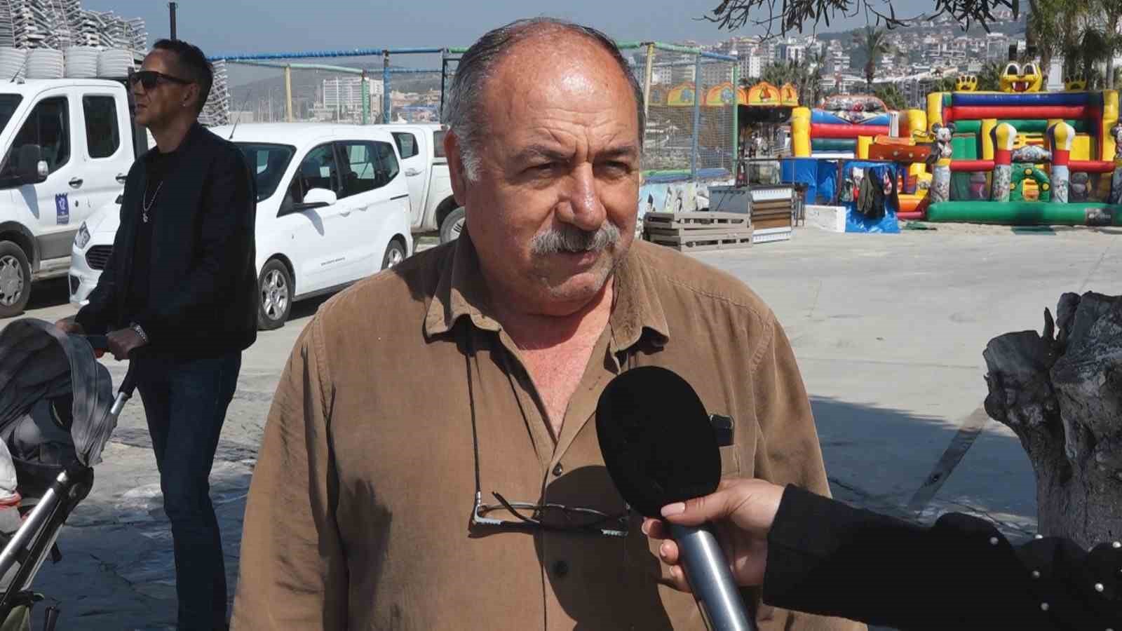 Kuşadası’nda vatandaşlardan Başkan Günel’e destek
