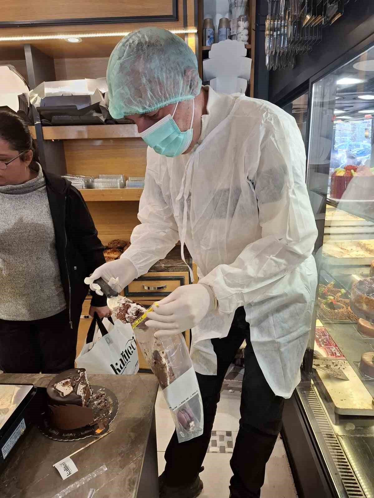 Kuşadası’nda yaş pastalar mercek altında
