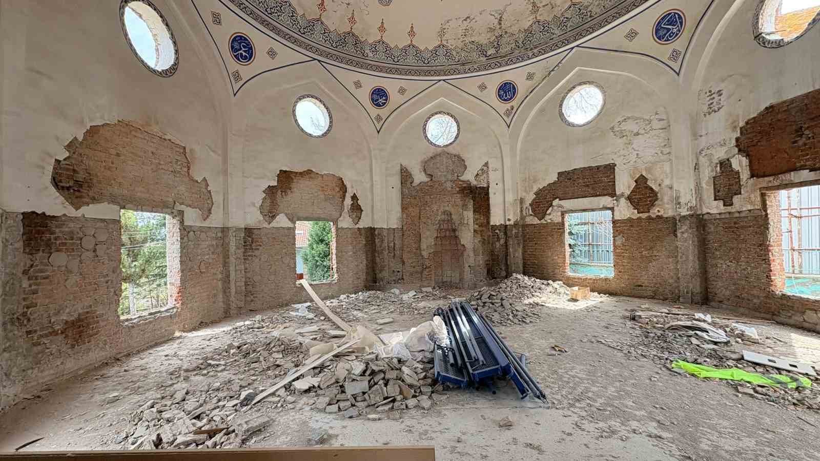 Kütahya Çinili Camii yıkılıp yeniden inşa edilecek
Kütahya Çinili Camii yıkılıp yeniden inşa edilecek