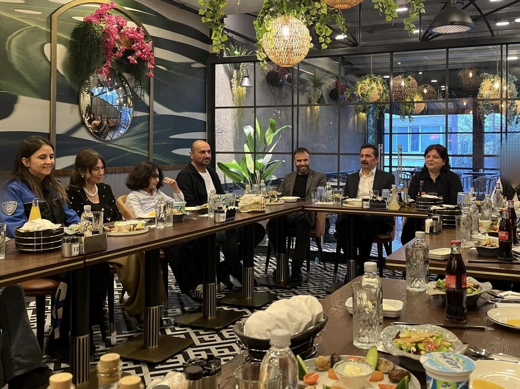 Kütahya İl Emniyet Müdürlüğü iftar sofrasını sevgi evlerinde kalan çocuklarla paylaştı
