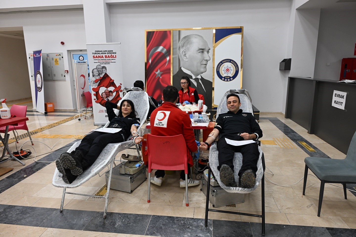 Kütahya İl Emniyet Müdürlüğünden kan bağışı kampanyasına destek
