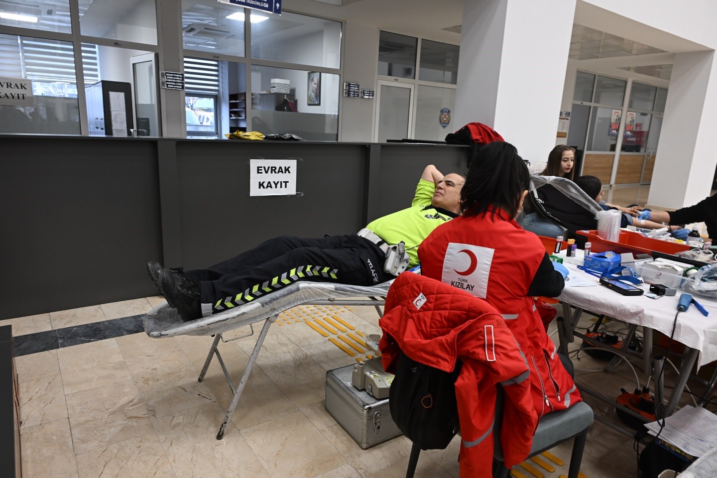 Kütahya İl Emniyet Müdürlüğünden kan bağışı kampanyasına destek
