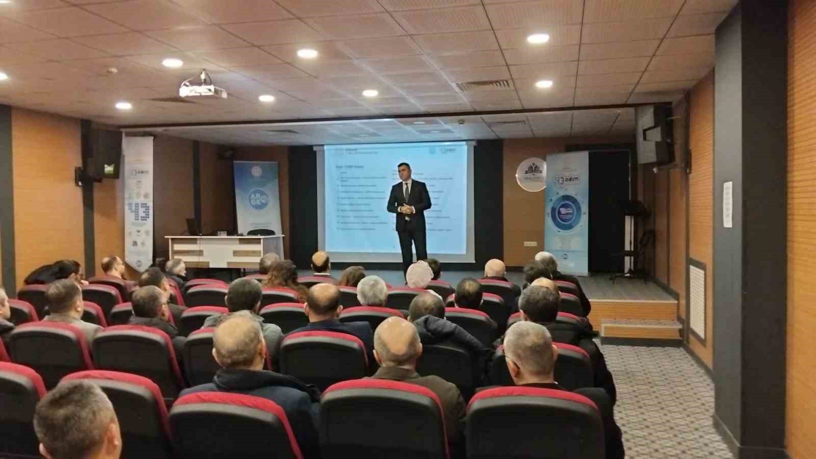 Kütahya MEM, Emet ve Tavşanlı’da "43 Adım" Projesi ve proje faaliyetlerini tanıttı
