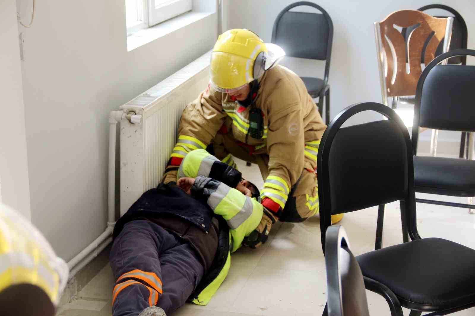 Kütahya OSB İtfaiye Ekibi’nden yangın ve kurtarma tatbikatı
