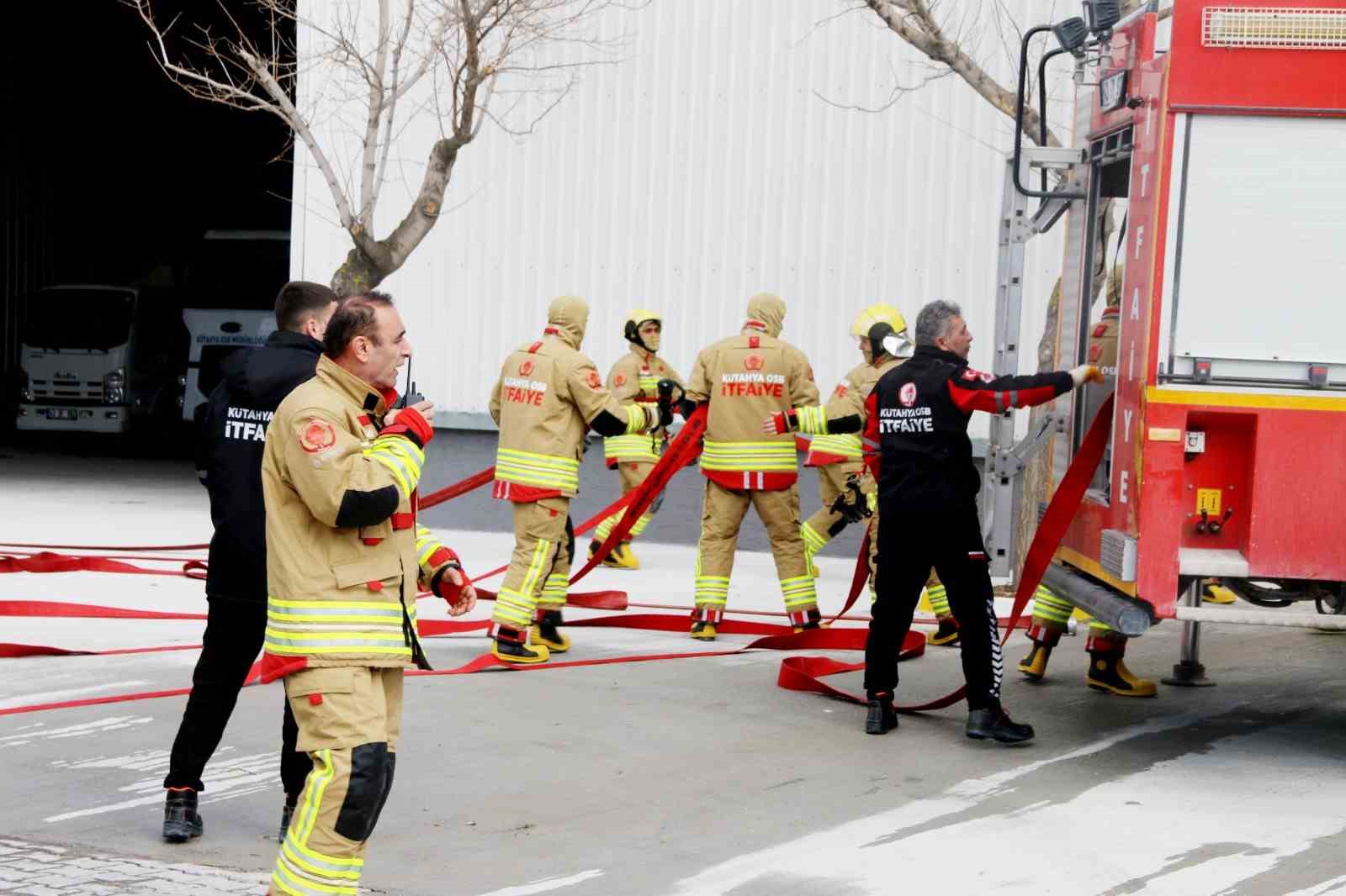 Kütahya OSB İtfaiye Ekibi’nden yangın ve kurtarma tatbikatı
