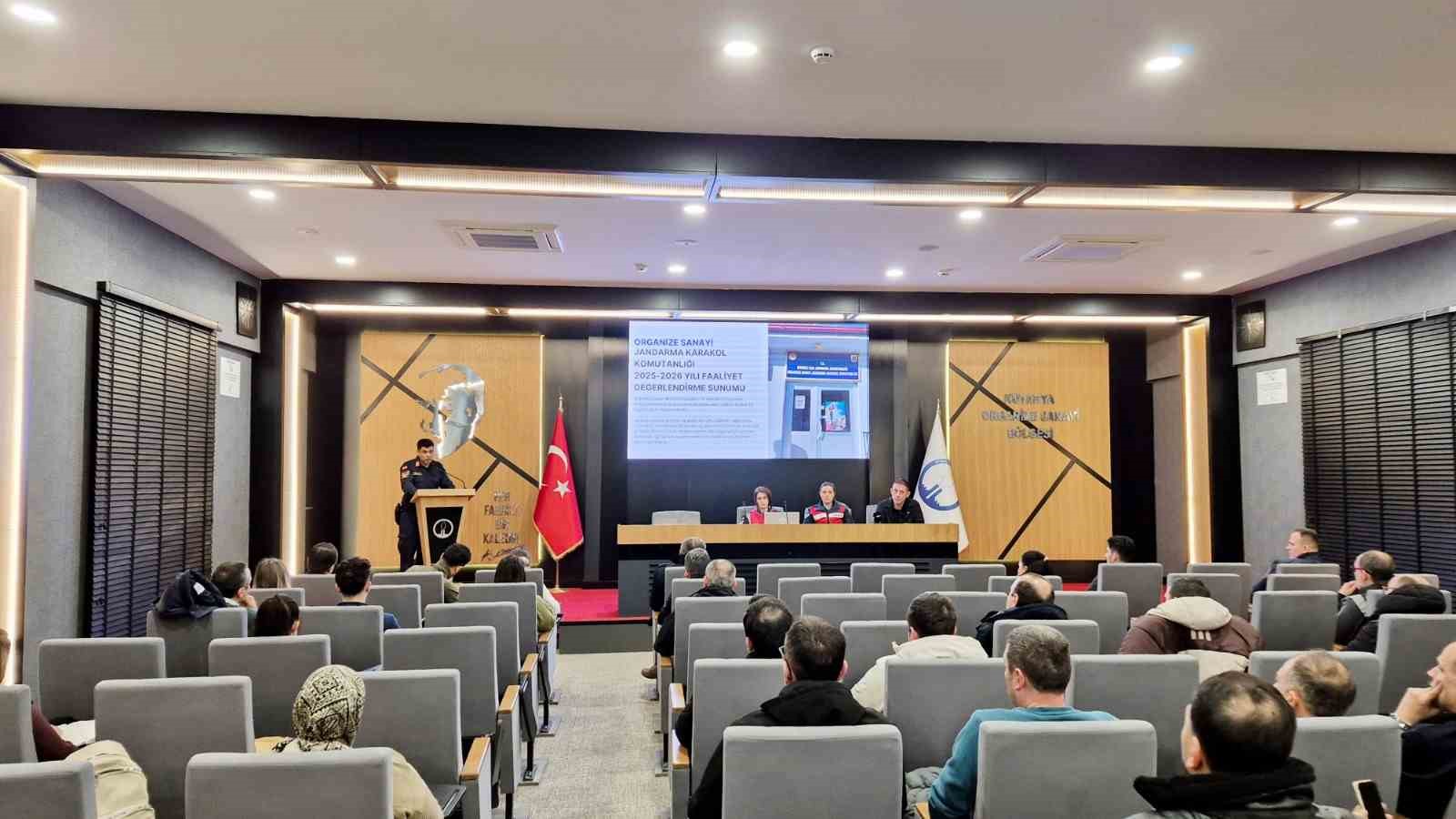 Kütahya OSB yatırımcılarına jandarmadan bilgilendirme semineri
