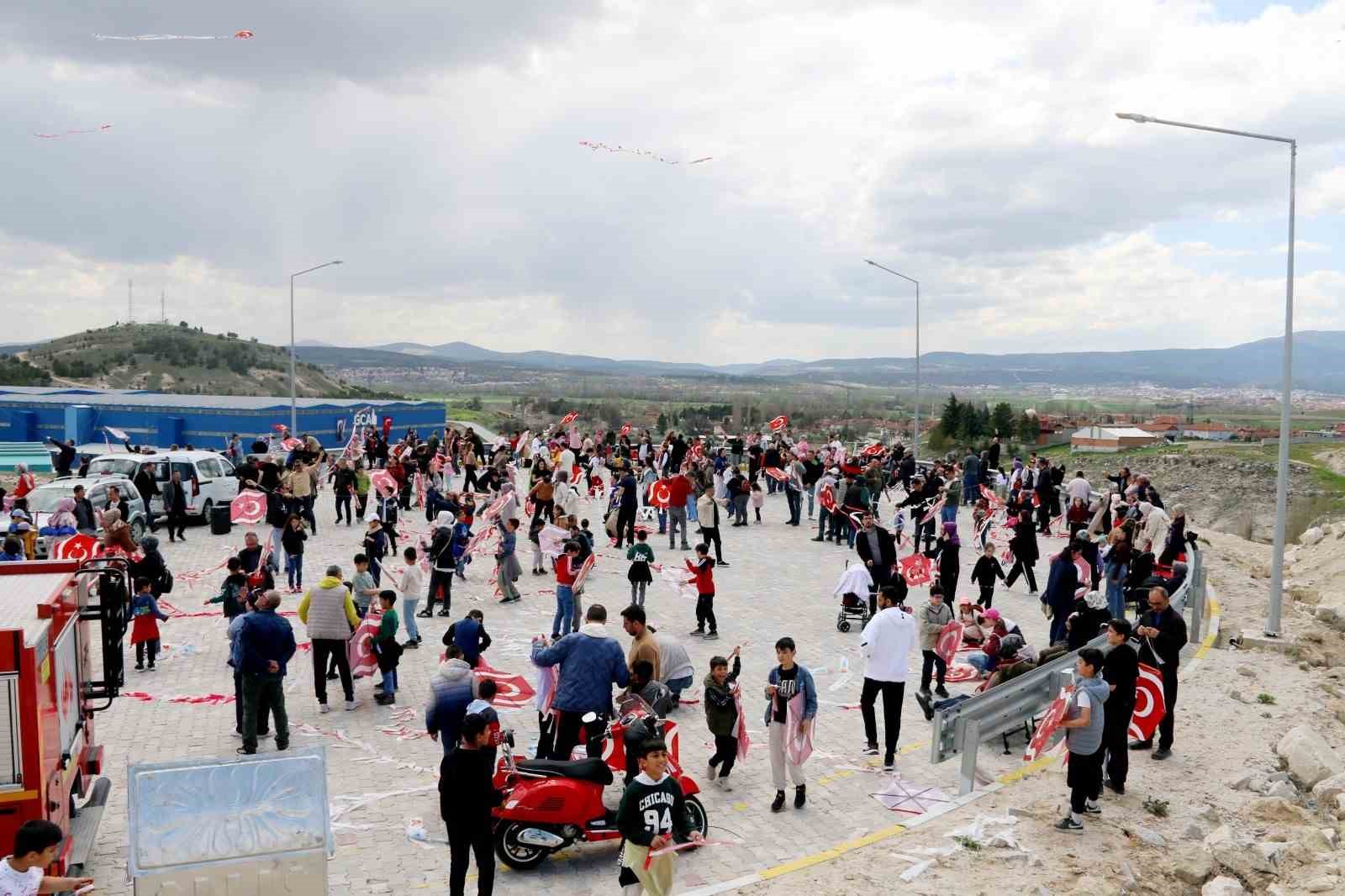 Kütahya OSB’de uçurtmalar gökyüzünü renklendirdi
