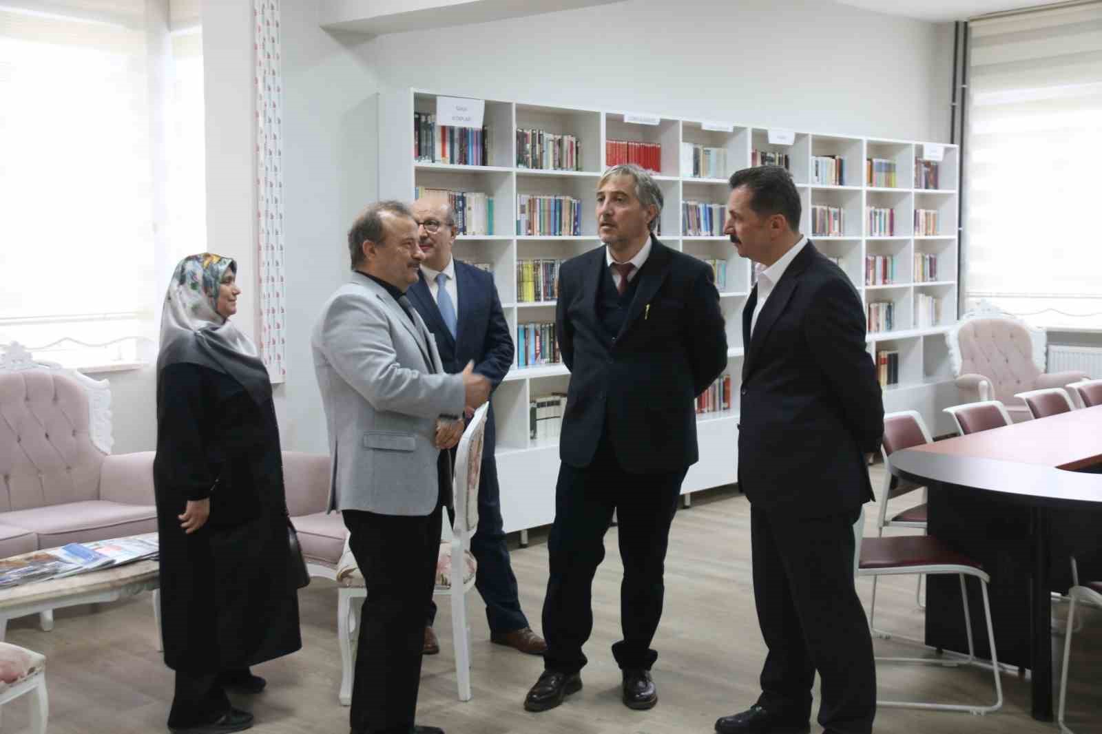 Kütahya Şehit Selim Cansız AİHL’de kütüphane ve bilişim sınıfı açıldı
