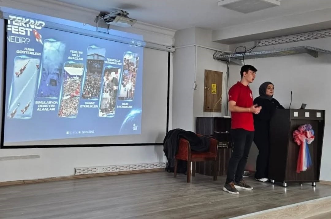 Kütahya Şehit Selim Cansız Anadolu İmam Hatip Lisesi’nde TEKNOFEST heyecanı
