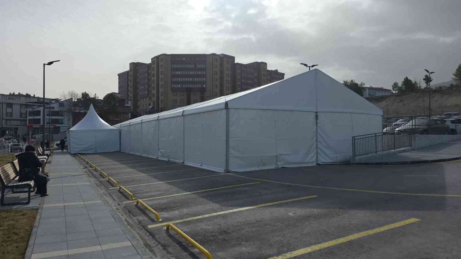 Kütahya Vakıflar Bölge Müdürü Çınar: "Ramazan boyunca 4 ilde iftar sofraları kurulacak"
Kütahya Vakıflar Bölge Müdürü Çınar: "Ramazan boyunca 4 ilde iftar sofraları kurulacak"