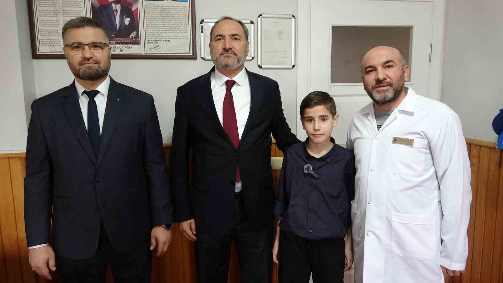 Kütahya’da 11 yaşındaki Ömer Sabri 8 ayda hafız oldu
