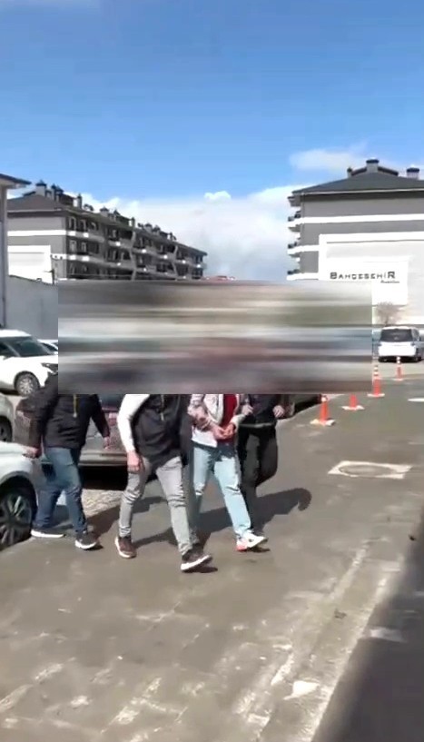 Kütahya’da 20 yıl 4 ay hapis cezası bulunan firari yakalandı
