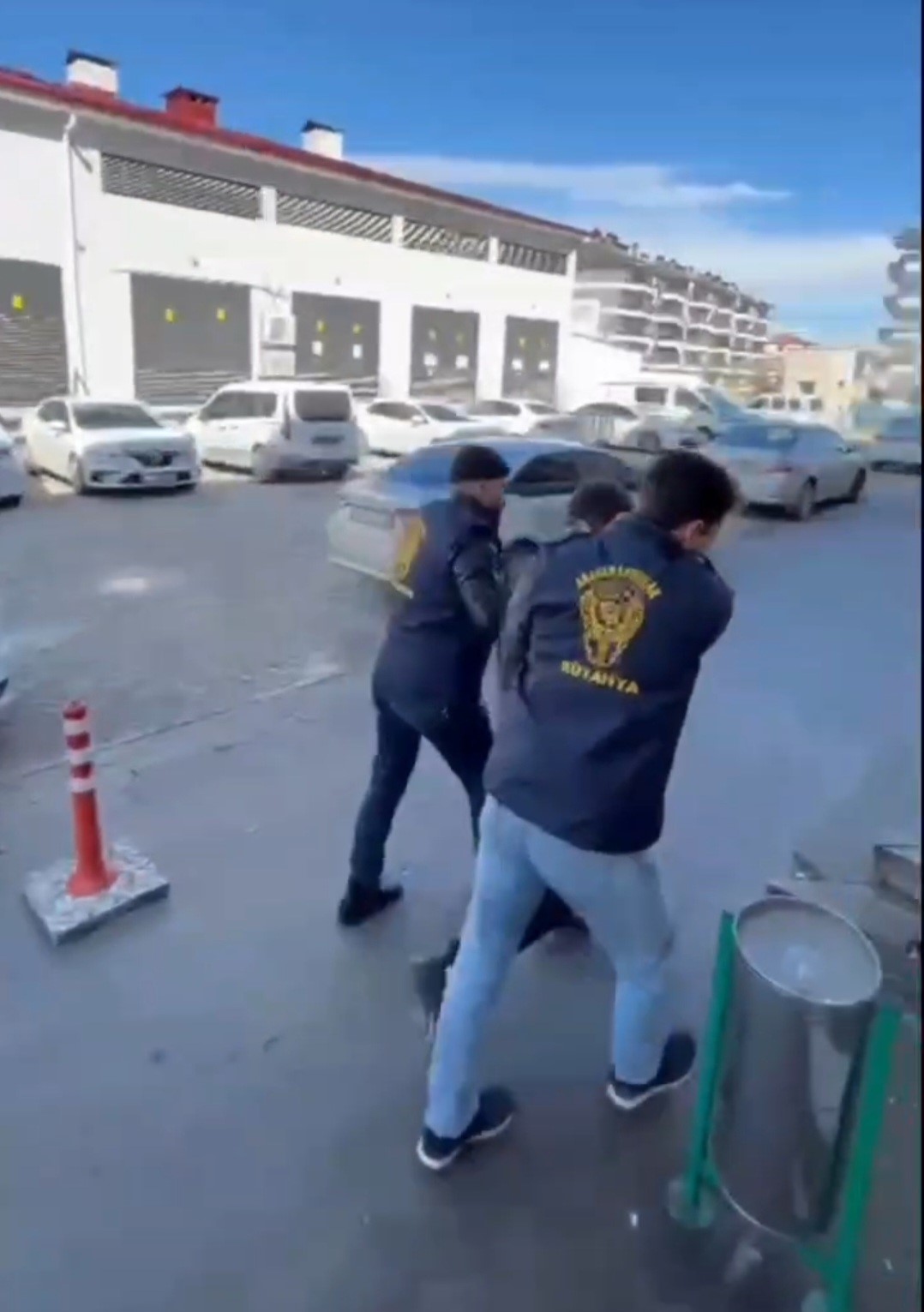 Kütahya’da 23 yıl hapis cezası ile aranan şahıs yakalandı
