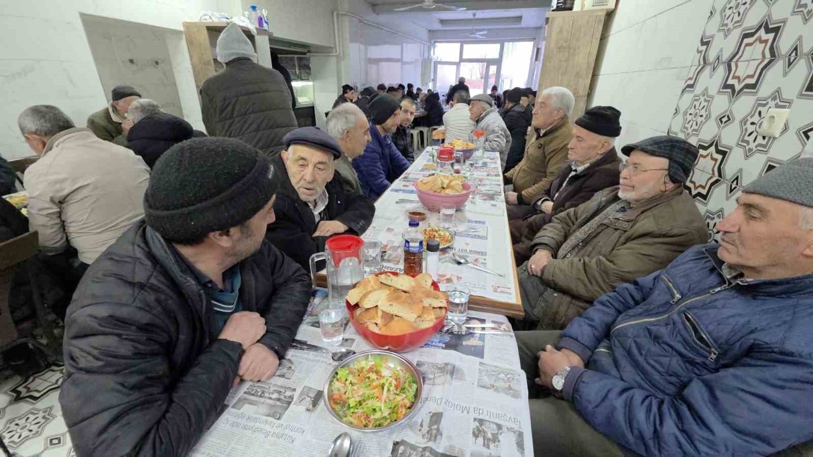 Kütahya’da 45 yıllık "Askıda iftar" geleneği
