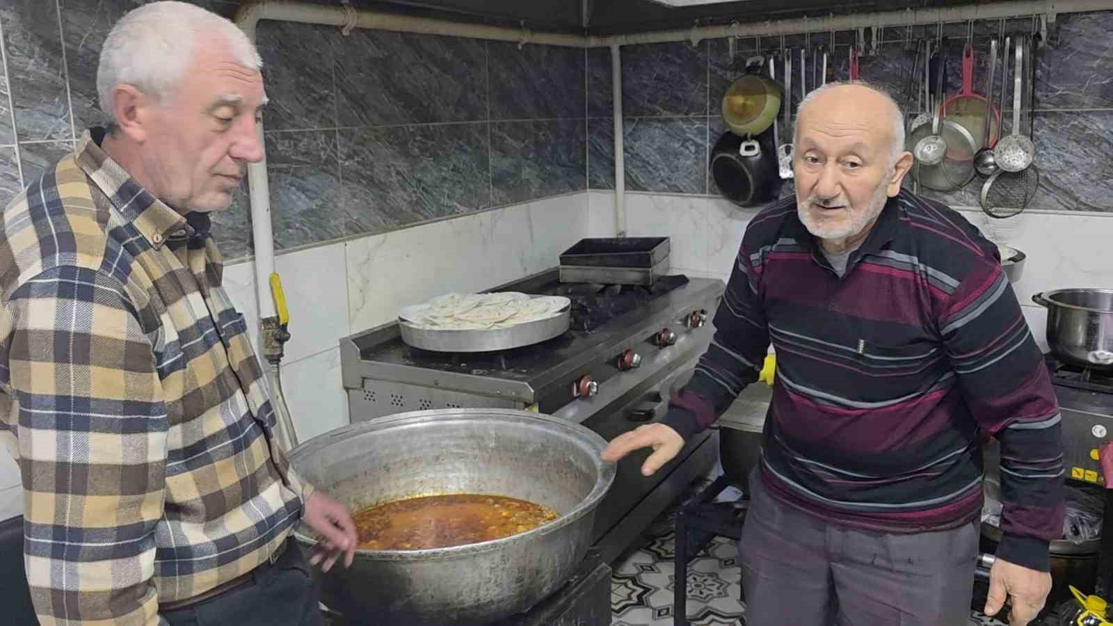 Kütahya’da 45 yıllık "Askıda iftar" geleneği
