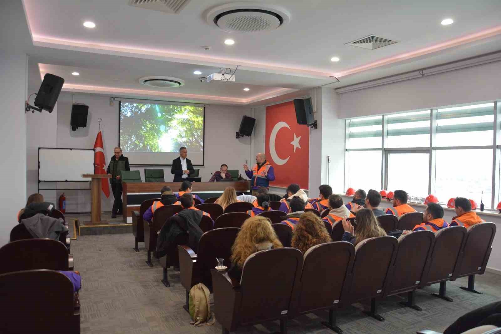 Kütahya’da arama kurtarma gönüllülerine orman yangınlarına müdahale eğitimi
