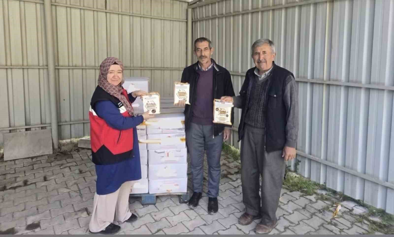 Kütahya’da "Arıya Can Arıcıya Nefes" projesi hayata geçirildi
