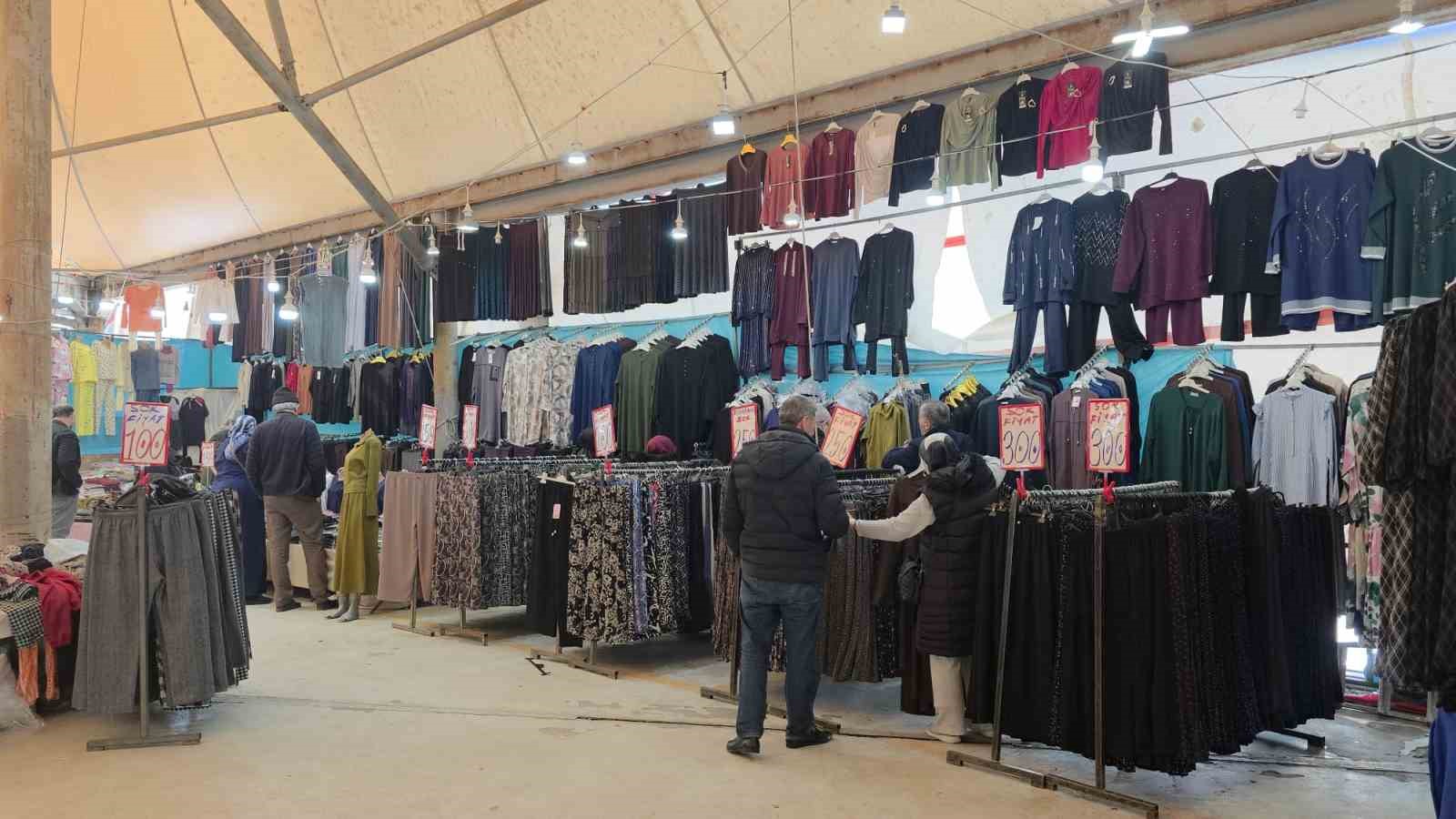 Kütahya’da ’Bayram Pazarı’ açıldı
