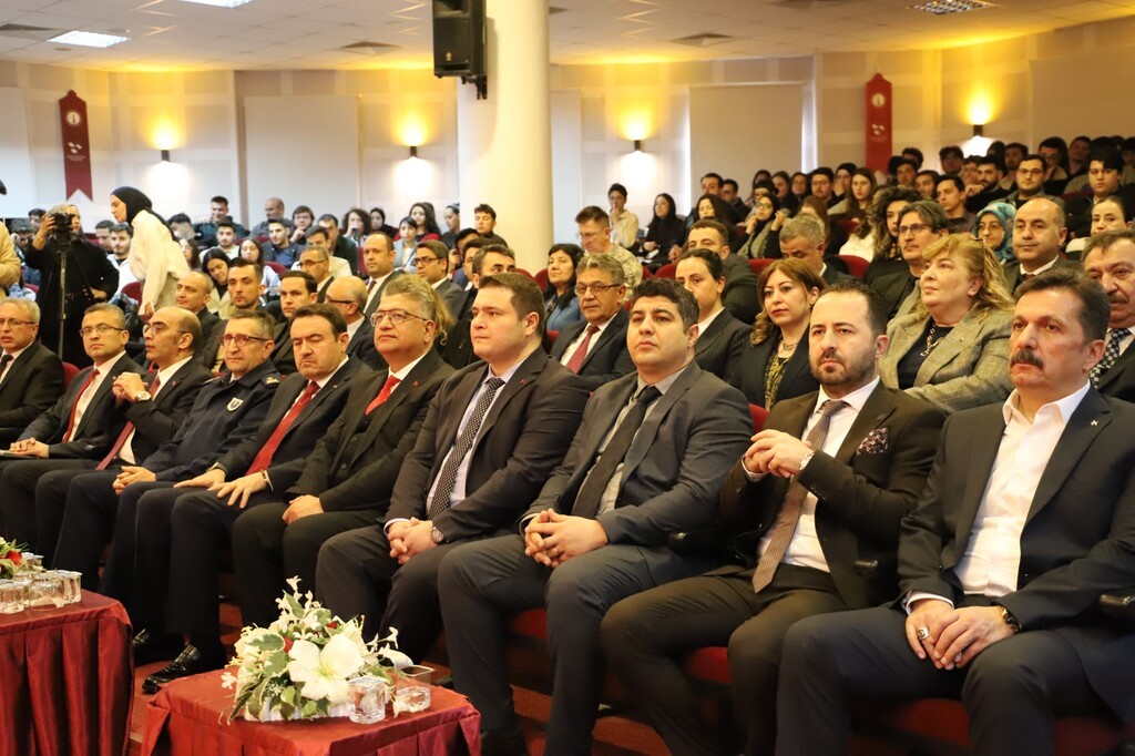 Kütahya’da ’Bilişim Suçları ve Dijital Güvenlik’ paneli
