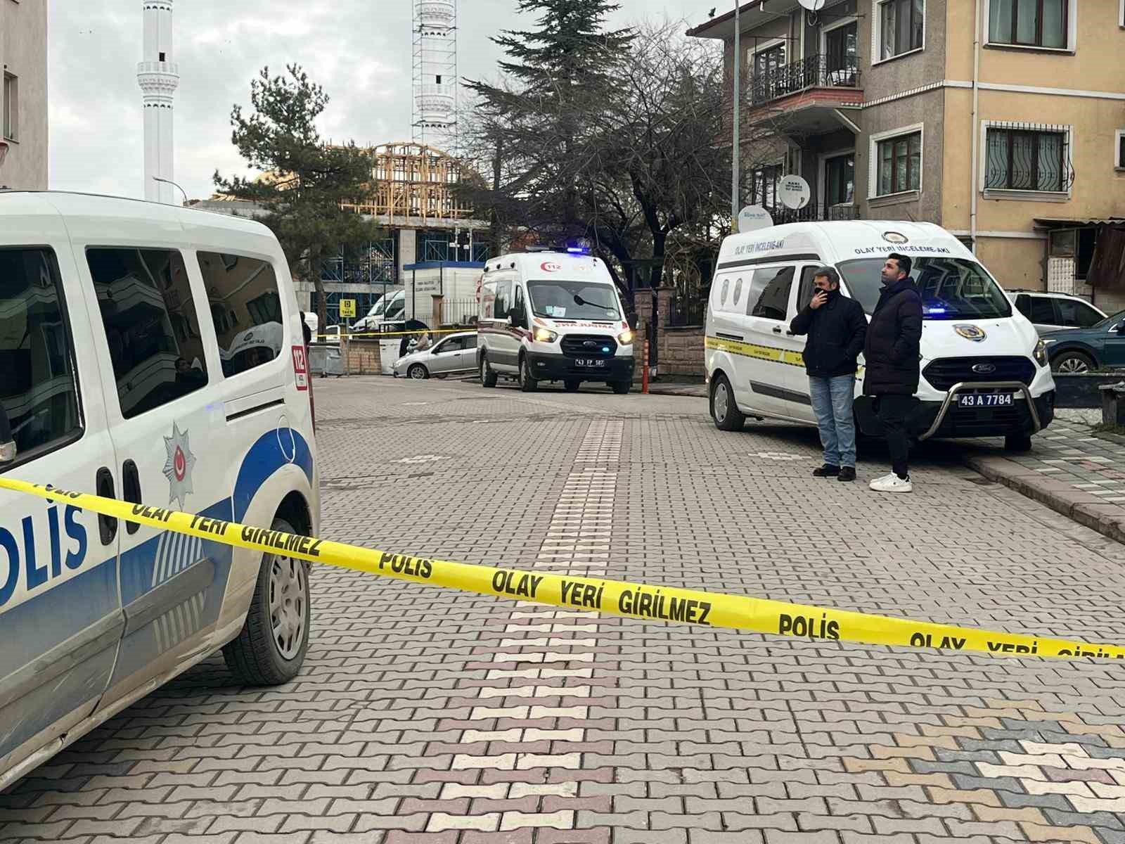 Kütahya’da bir şahıs cadde üzerinde ölü bulundu
