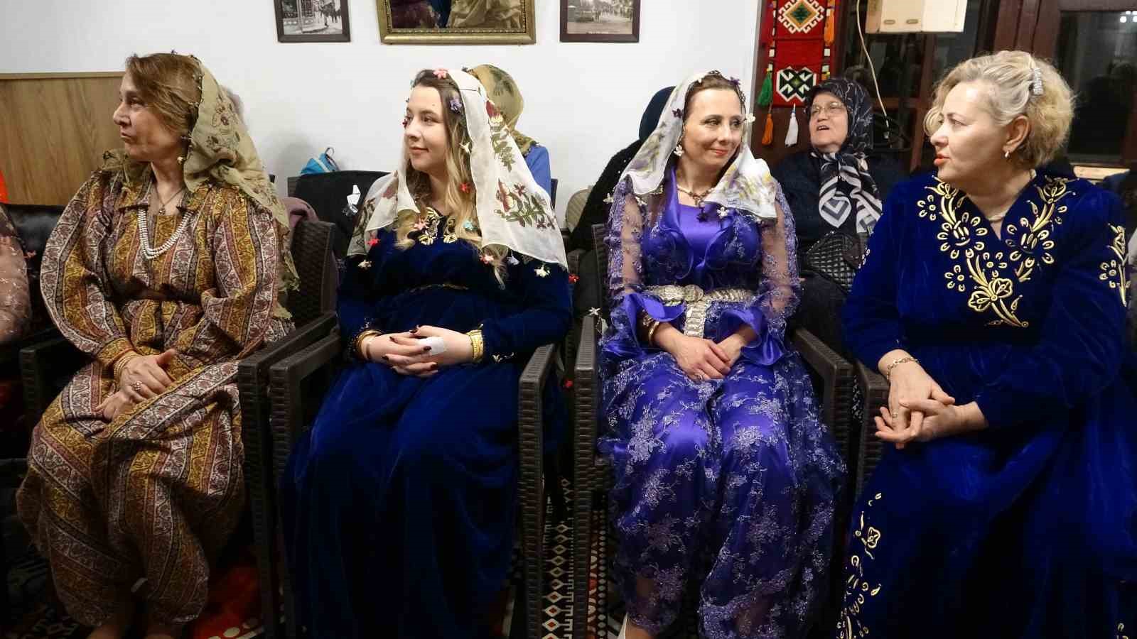 Kütahya’da "Geleneksel Kına" geleneği yeniden hayat buldu
