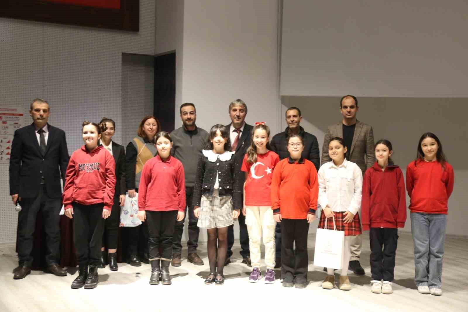 Kütahya’da İstiklâl Marşını ezbere ve güzel okuma yarışması
