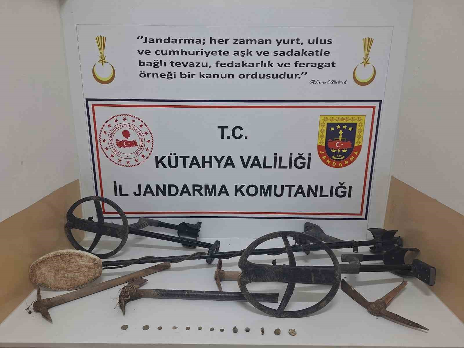 Kütahya’da jandarmadan tarihi eser operasyonu
