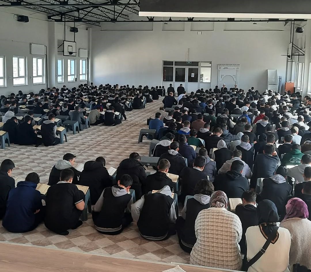 Kütahya’da kalpler Kur’an-ı Kerim ile aydınlandı
