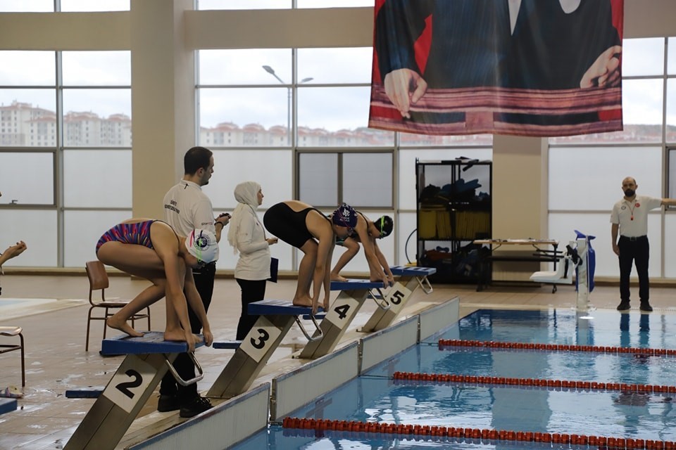 Kütahya’da küçükler yüzme il birinciliği heyecanı
