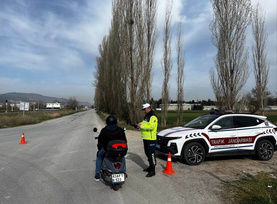 Kütahya’da motosiklet ve motorlu bisiklet sürücülerine yönelik özel denetim
