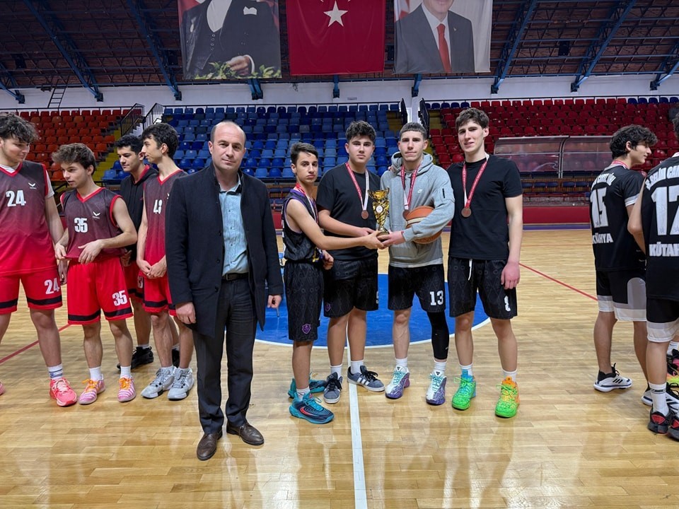 Kütahya’da Okullar Arası Gençler 3x3 Basketbol İl Birinciliği tamamlandı
