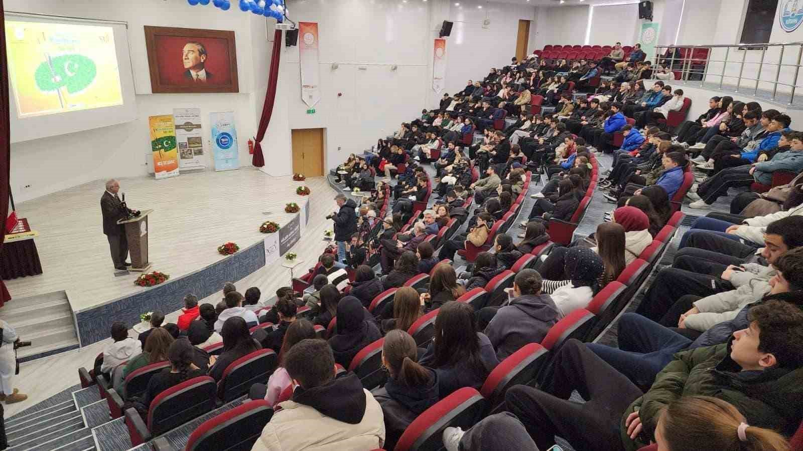 Kütahya’da "Orman ve Yeşil Vatan" Temalı Resim Yarışması
Kütahya’da "Orman ve Yeşil Vatan" Temalı Resim Yarışması