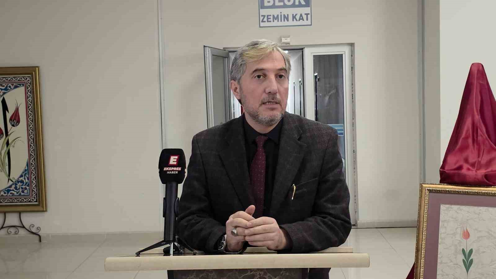 Kütahya’da Peygamber Efendimiz’in doğumunun 1500. yılı anısına hat, tezhip ve ebru sergisi açıldı
