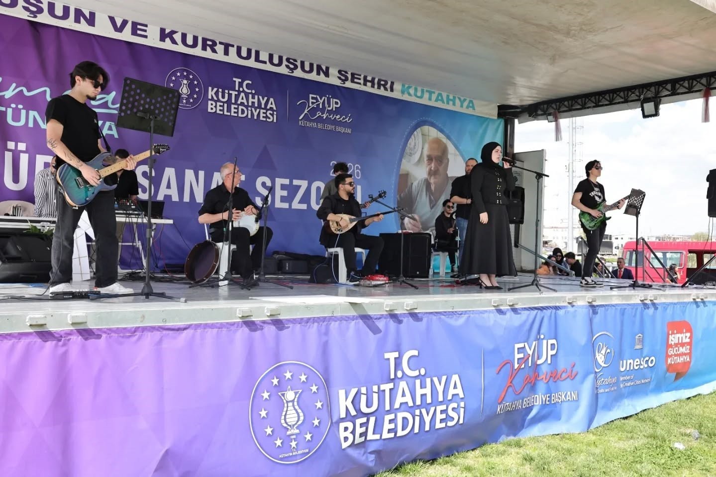 Kütahya’da Romanlar Günü coşkusu Kent Park’ta yaşandı
