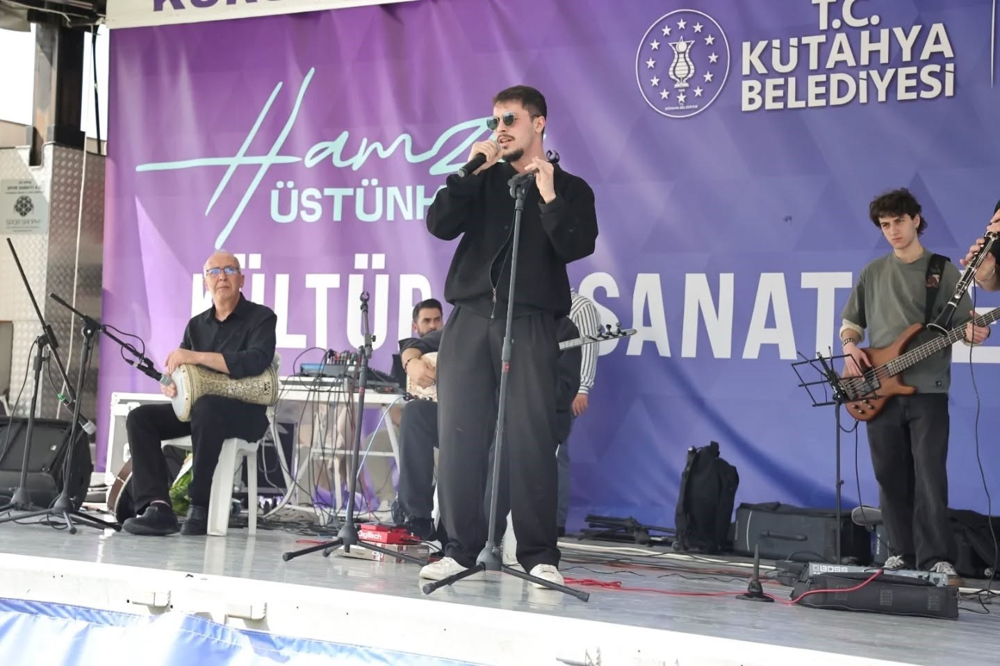 Kütahya’da Romanlar Günü coşkusu Kent Park’ta yaşandı
