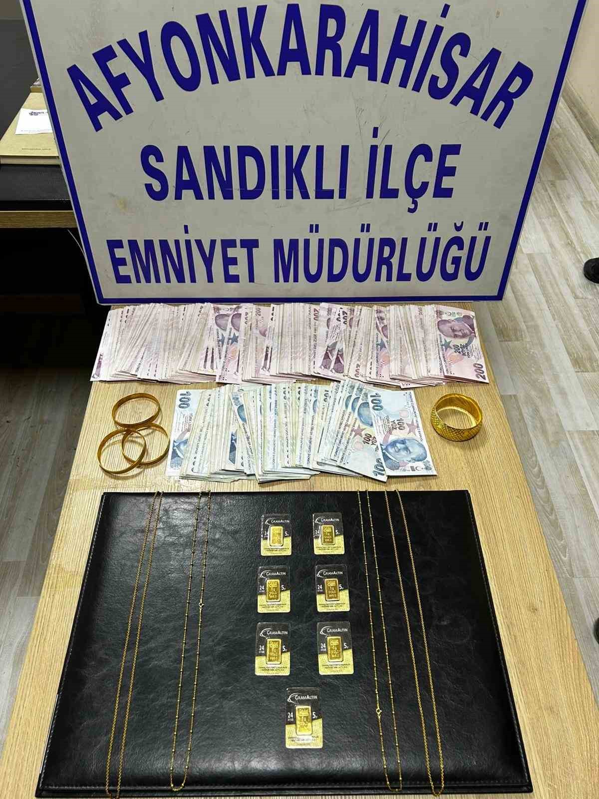Kütahya’da sahte altınla dolandırıcılık yaptılar, Afyon’da yakalandılar
