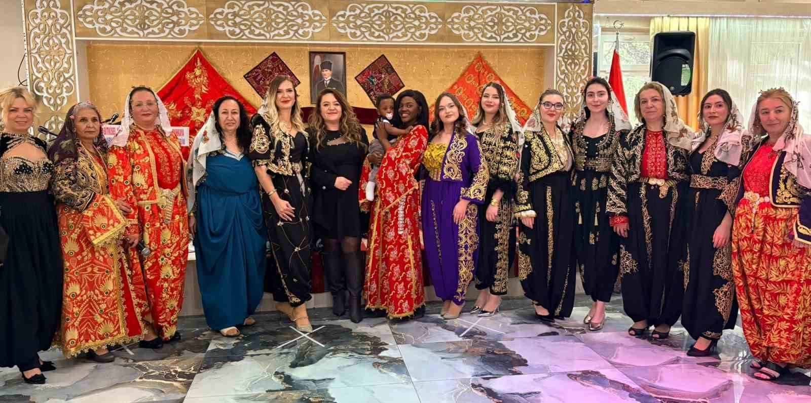 Kütahya’da "Şalvarını Al Gel" etkinliğiyle geleneksel giyim kültürü yeniden canlandı
