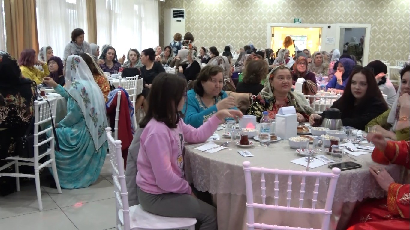 Kütahya’da "Şalvarını Al Gel" etkinliğiyle geleneksel giyim kültürü yeniden canlandı
