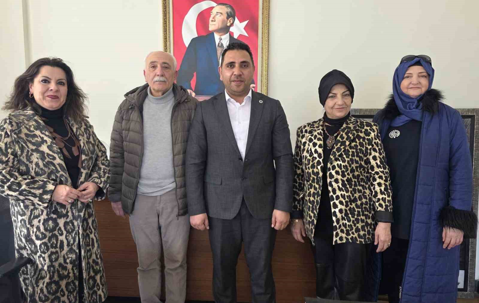 Kütahya’da sanatçılardan yeni Müdür Ali Yılmaz’a ziyaret
