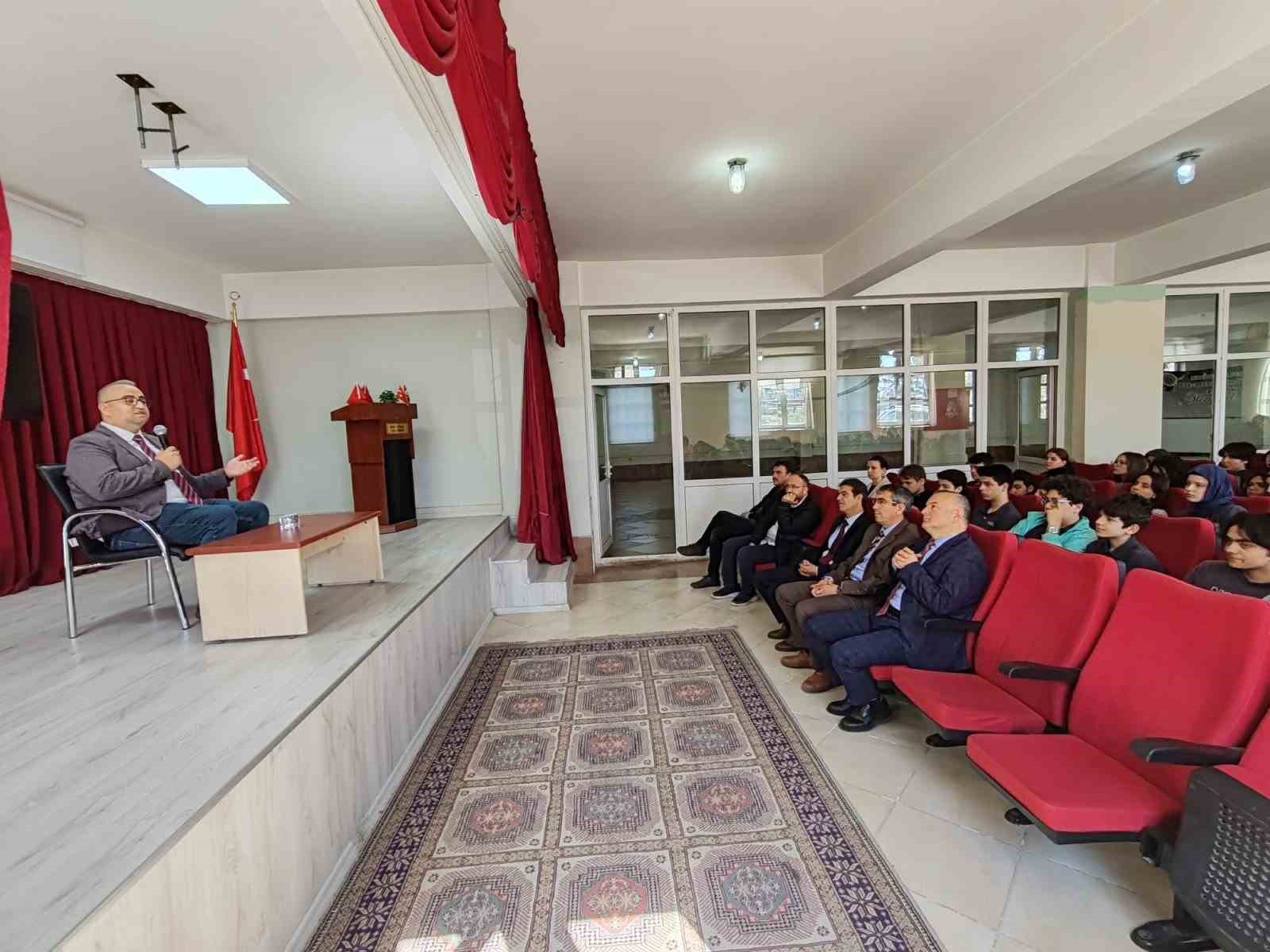 Kütahya’da "Sürdürülebilir Toplumlar" temalı bilim söyleşisi
