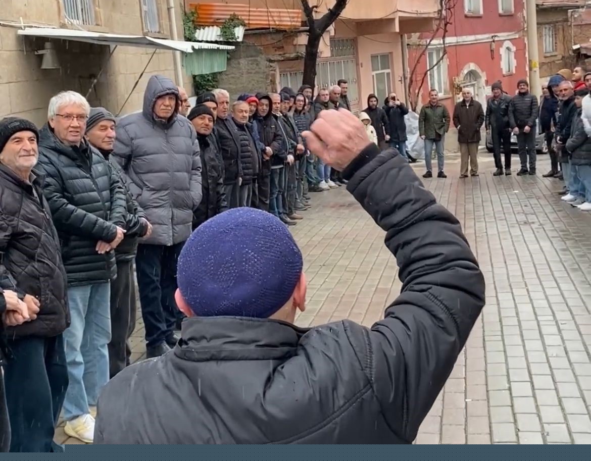 Kütahya’da yarım asırlık bayram geleneği yaşatılıyor
Kütahya’da yarım asırlık bayram geleneği yaşatılıyor