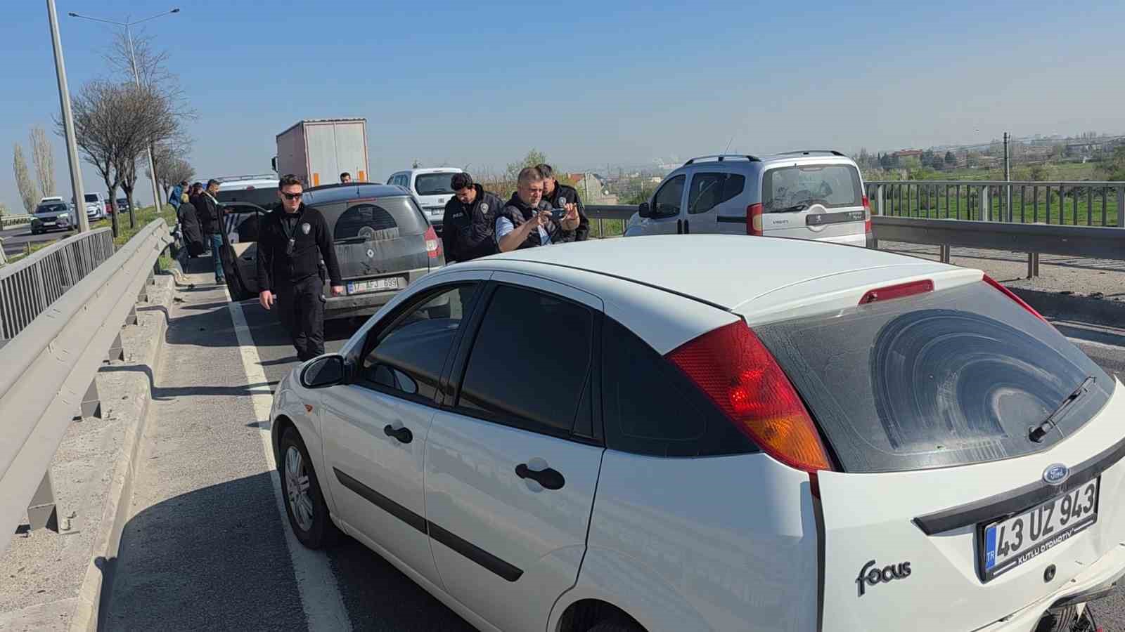 Kütahya’da zincirleme trafik kazası: 1 yaralı
